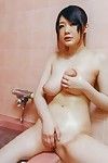 Bosomy Babe Rie Tachikawa là Nắn cô ấy lớn dưa hấu và thủ dâm nub với tắm