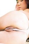 televisão De peito nu Ásia menina Kitty Jung no Mal lá calcinha mostra ela Perfurado buceta