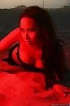के आधा नग्न एशियाई लड़की Kaila यू है petted :द्वारा: के निविदा सागर लहरों