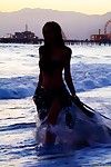على نصف عارية الآسيوية فرخ Kaila يو هو ملاعب :بواسطة: على العطاء المحيط موجات