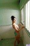 पतला एशियाई रसहीन मारिया ozawa है प्रदर्शन उसके प्राकृतिक स्तन और गैर मुंडा ऊदबिलाव