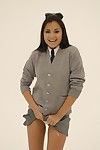 Asiatico College chickie Michelle Marzia in bianco Calze ottiene Il suo senza peli figa dicked