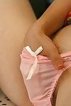 Suzune toujou है सफाई के घर में रोमांचक कम स्कर्ट और दिखा रहा है बंद उसके स्वादिष्ट बट और रसीला स्तन