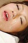 الآسيوية ملاك Arisa أوياما يظهر لها عن طريق الفم الجنس المهارات و يحصل قصفت في A المجموعة الجنس اعصار