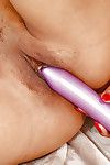 grueso Asiático mamá Yasmine De Leon jugando amplia abierto Vagina Mientras masturbándose