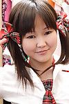 Não tradicionais japonês teen Aliona Goza posando ela liso cabeça Porra buraco mesmo como safado solo