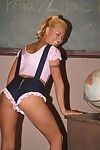 Schulmädchen Cindy Crawford Mit untergrösse Runde billibongs ein Eng Pelz pie Streifen zu nehmen ein 10 pounder