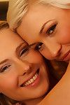 Snatch licking with double fascinating blond beauties