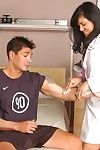सुडौल लैटिन देश की डॉक्टर ओलिविया देश की भी जन्म देती है के लिए अच्छा चूत भराई सही में के अस्पताल