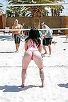 Plaża Dziewczyna Blair Williams biorąc skończył na Okulary po seks w basen