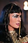 Raven Capelli Egiziano signora Sandra Russo gode di Anale Sesso e prende sperma in Il suo bocca