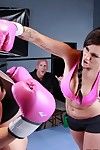 tatuaże lady bokser Lexi Ward dostaje jej duży критиканы przejebane i bierze to w jej cipki