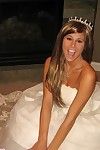 Мелисса мидвест одет в Свадьба платье показывает и Пальцы ее сексуальная безволосые киска