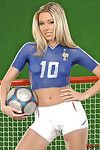 Adorabile corpo arte calcio Ragazza Cherry Lug in falso Blu e bianco uniforme spread Il suo gambe