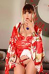 الصارخ و التوربينات الريحية الأفقية المحور اليابانية ملاك في الأحمر سلاسل هو بالإصبع لها جنسيا مفتون الكهف في على غرفة