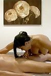 breasty Chinesisch Allanah ist beherrschen in Tat handjobs trotz die Tatsache massage