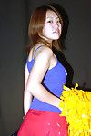 adolescent japonais Pom-pom girl naoko perdre Nu booty À partir de les sous-vêtements et jupon
