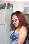 детские Восточная экземпляр Лиза Раскрывая пушистый Мех пирог в кухня Носить очки