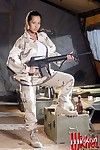 nhật bản quân sự công chúa Gianna Lynn mất ra Cloths và tự hào những thật sự ướt vũ khí