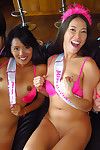 juvenil Tailandês namoradas Deleitosa gozadas no Línguas a partir de travado Chap stripper